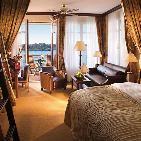 Отель Yachthafenresidenz Hohe Duene Росток Экстерьер фото Suite