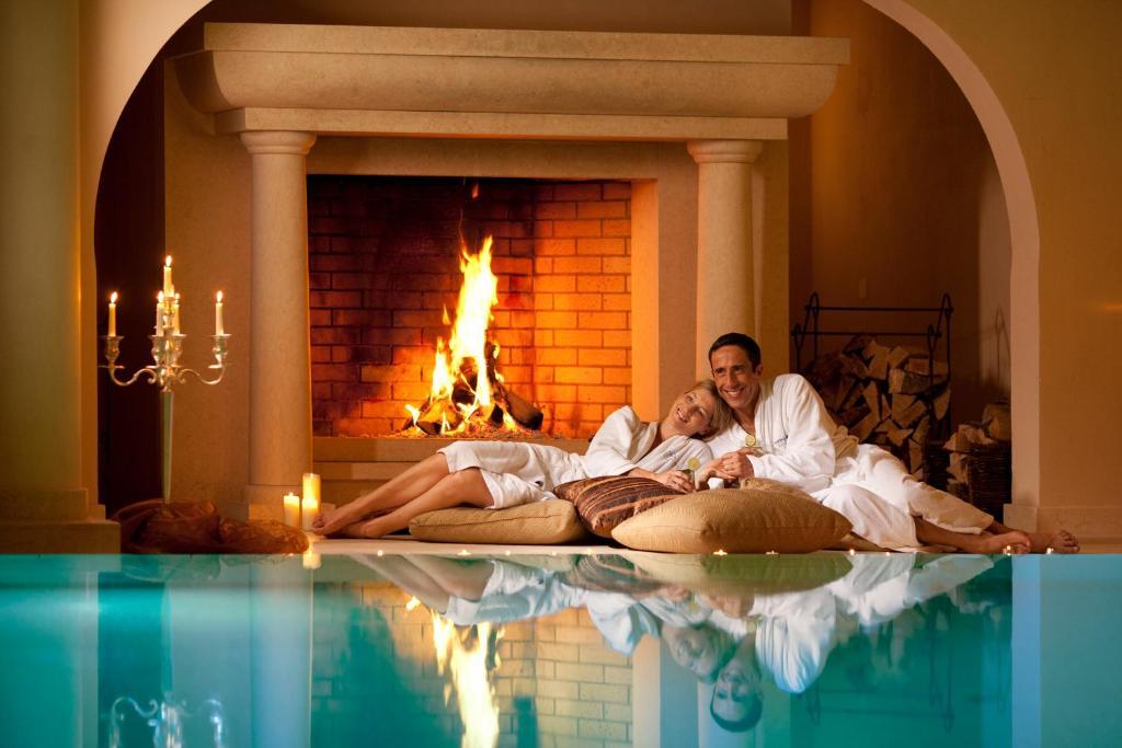 Отель Yachthafenresidenz Hohe Duene Росток Экстерьер фото The Spa at The Westin